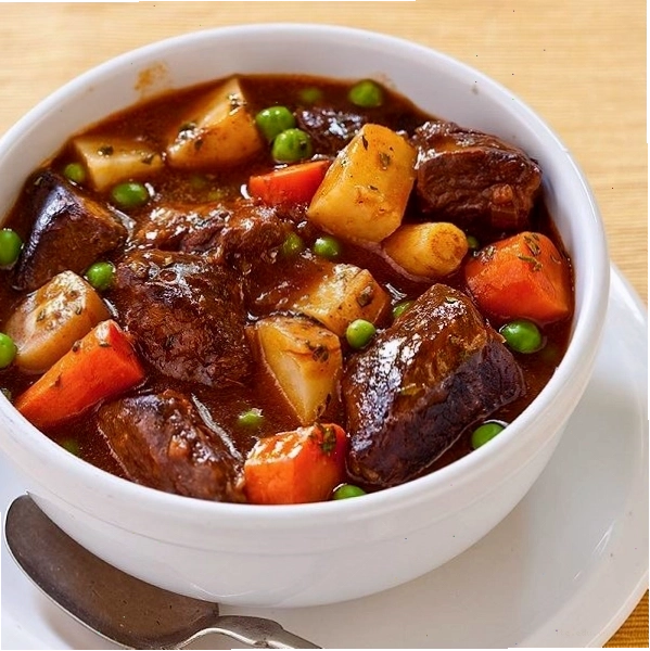 Món bò kho ngũ vị hương hoàn thiện với màu sắc bắt mắt