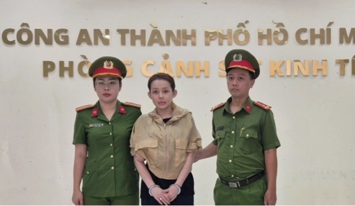 Ngân 98 khoe cuộc sống sang chảnh