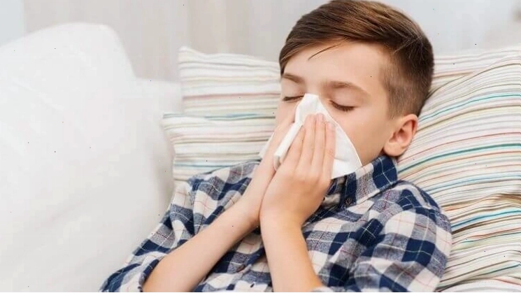 Người bị ảnh hưởng hô hấp do ô nhiễm không khí từ mưa axit