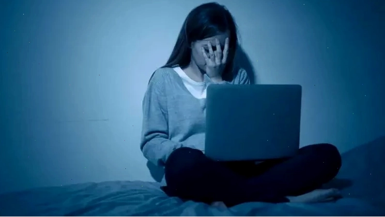 Người dùng đối mặt với nguy cơ trầm cảm và các vấn đề tâm thần khi tham gia internet