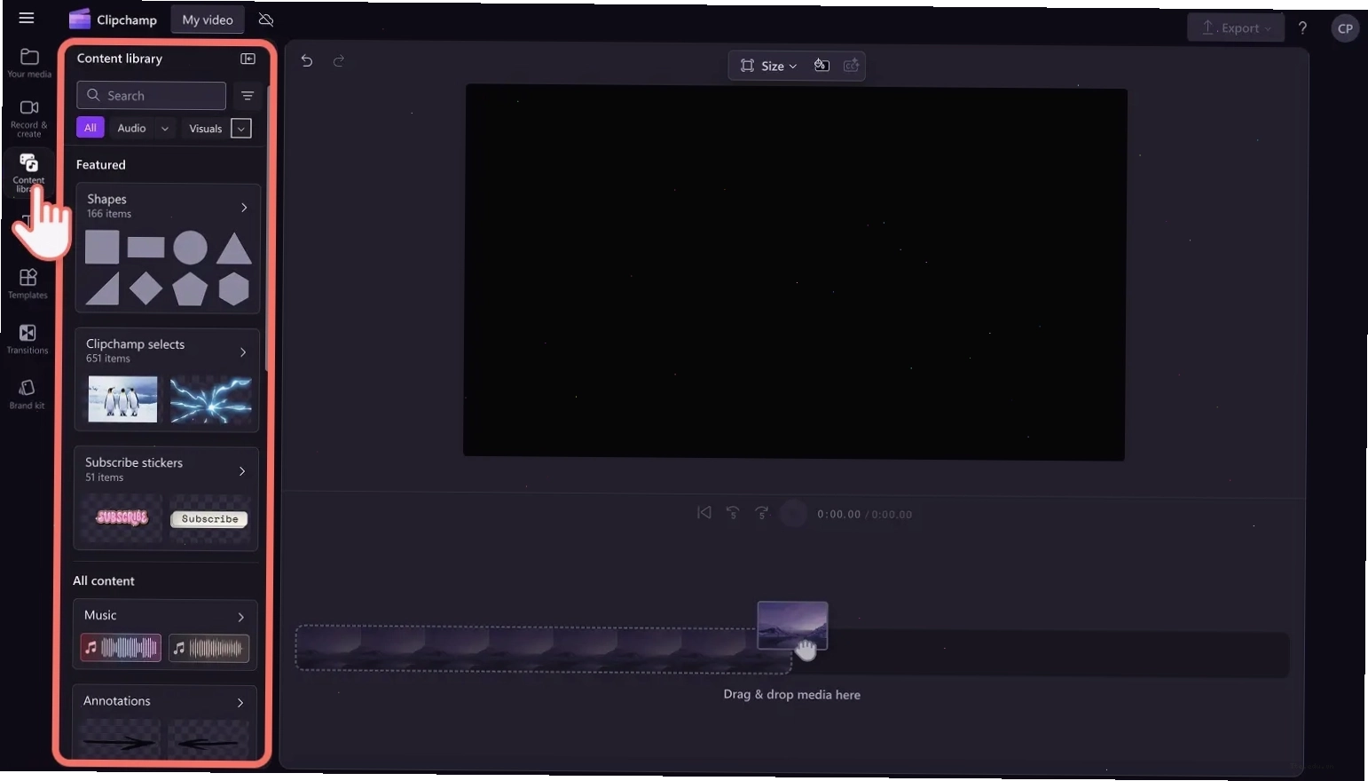 Người dùng tìm kiếm video chuyên nghiệp trên Clipchamp