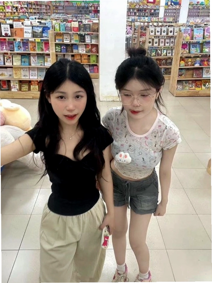 Nhóm bạn gái xinh K9 cùng nhau chụp ảnh, lưu giữ những khoảnh khắc vui vẻ