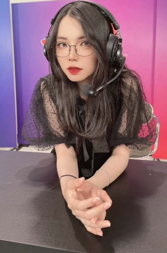 Remind trên sân khấu sự kiện Esports
