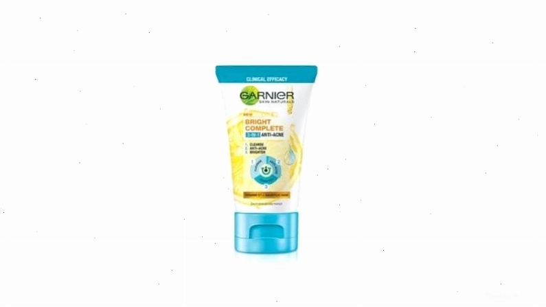 Sữa rửa mặt Garnier Bright Complete 3 in 1 Foam Anti Acne