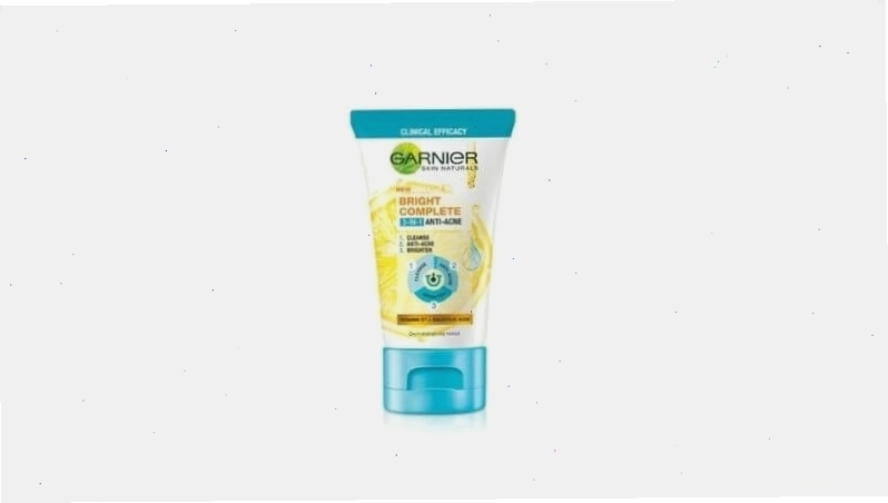 Sữa rửa mặt Garnier Bright Complete 3 in 1 Foam Anti Acne