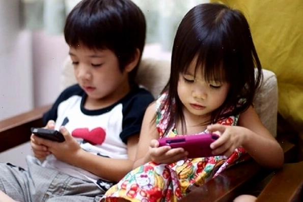 Tác hại của điện thoại đối với học sinh hiện nay