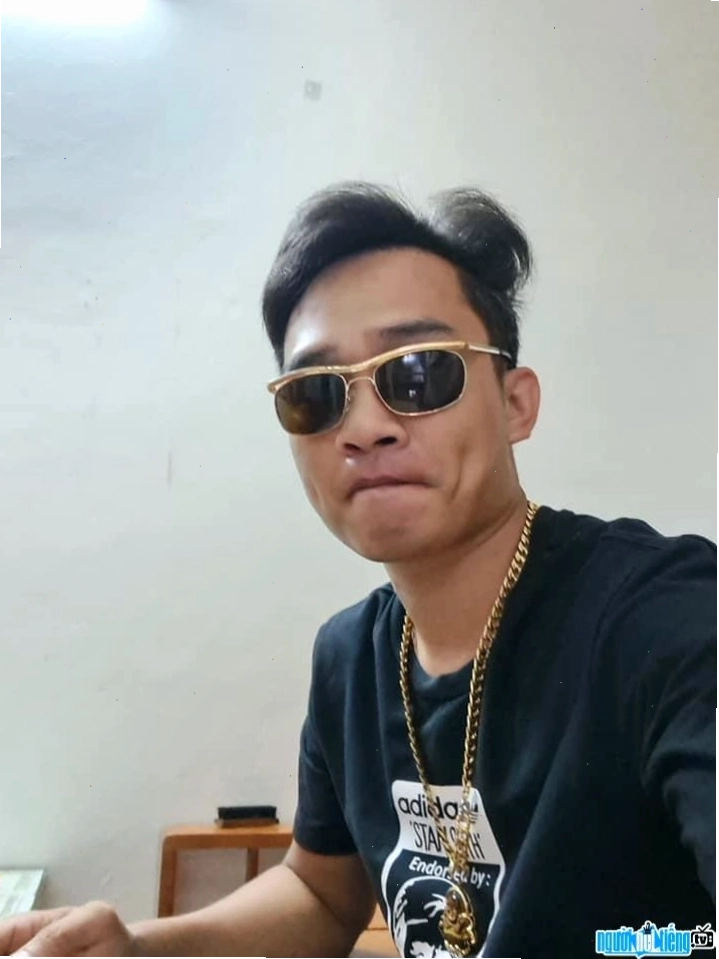 Tiến Bịp tư vấn cờ bạc bịp trên mạng xã hội