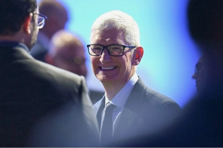 Tim Cook tại một sự kiện của Apple