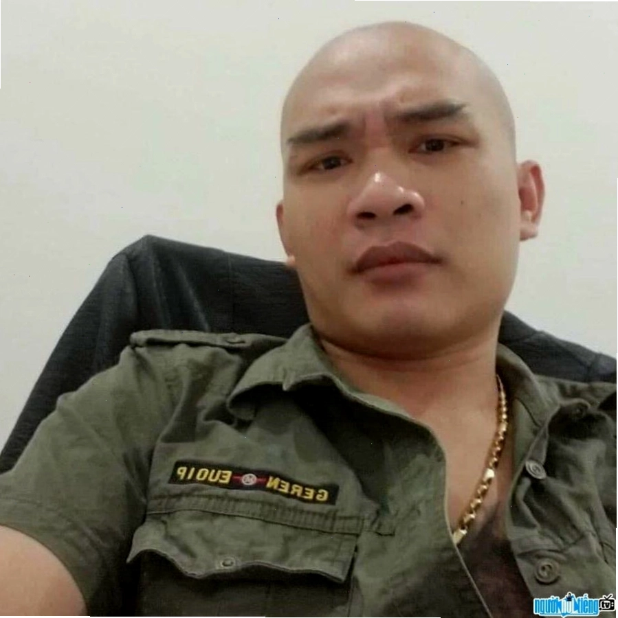 Vẻ ngoài bặm trợn của Tiến Bịp