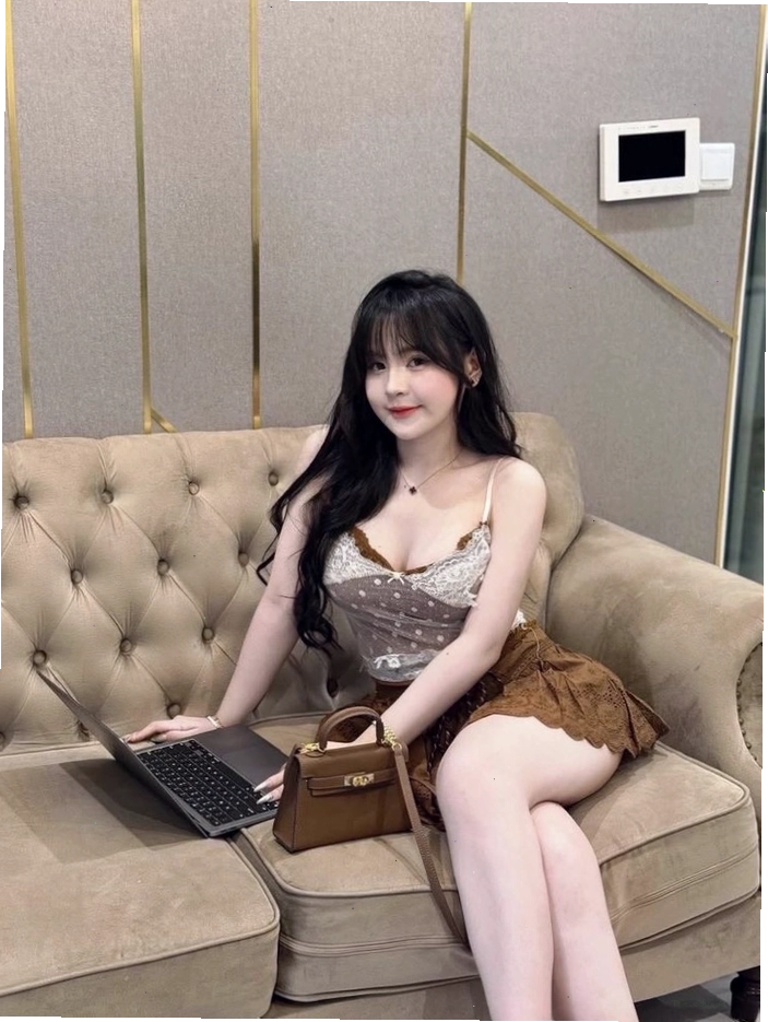 Vẻ quyến rũ trong bộ cosplay của cô gái Việt Nam