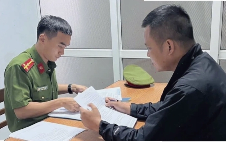 Vợ chồng Đoàn Di Băng: Kiếm bộn tiền từ bán sản phẩm ảnh hưởng trực tiếp sức khỏe và sắc đẹp phụ nữ