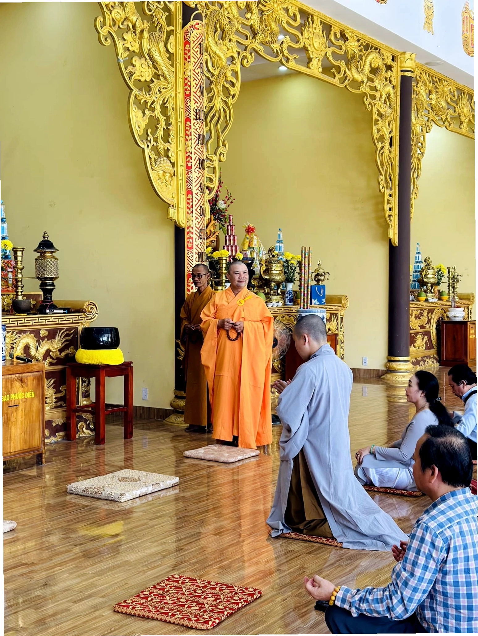 Vợ cũ Huy Cung và phản ứng trước quyết định đi tu của anh