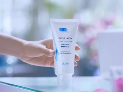 Review sữa rửa mặt Hada Labo cho da dầu mụn: Giải pháp làm sạch hiệu quả